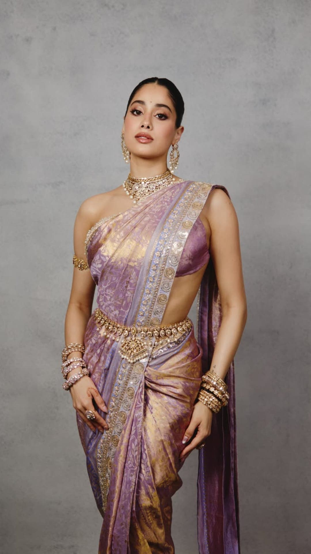 Janhvi Kapoor's Regal Mauve Saree Look at Anshula Kapoor's Reception Wins Hearts